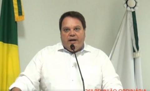 Prefeito Wisner Araújo participa de reunião em Câmara de Vereadores e faz esclarecimentos