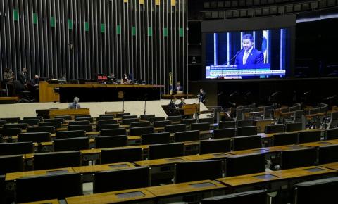 Câmara aprova MP que suspende cumprimento mínimo de dias letivos
